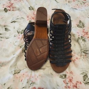 Womens heeled sandals